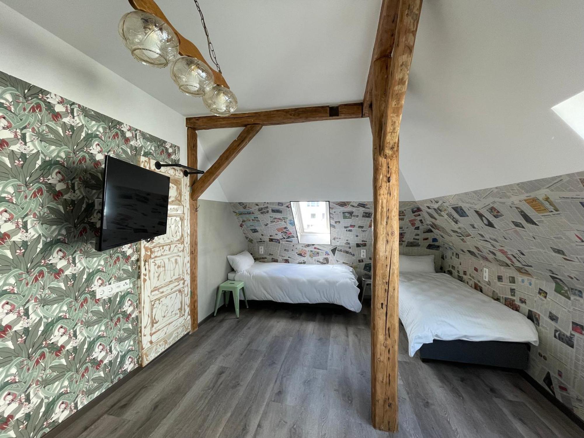 Haus 15 *